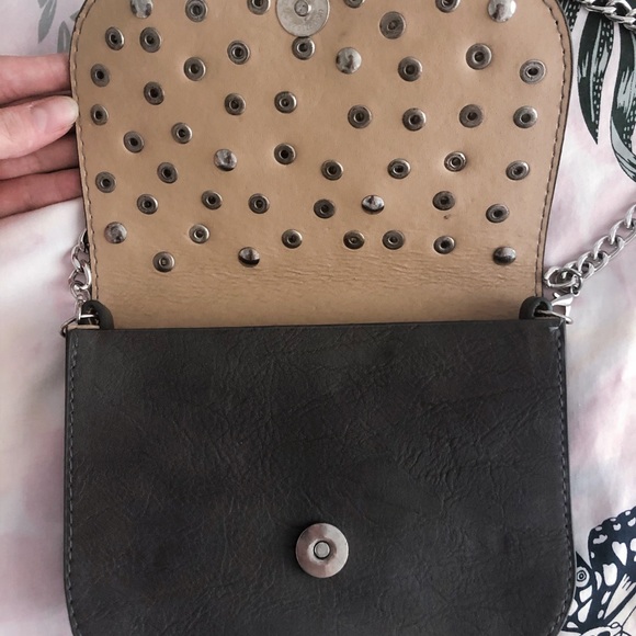 Small chain bag for free if you make purchase! - Picture 3 of 4